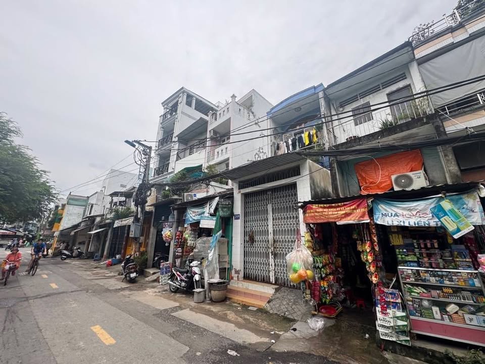 Nhà phố mặt tiền kinh doanh quận 11, 30m² giá 6,99 tỷ - Đầu tư sinh lời ngay!