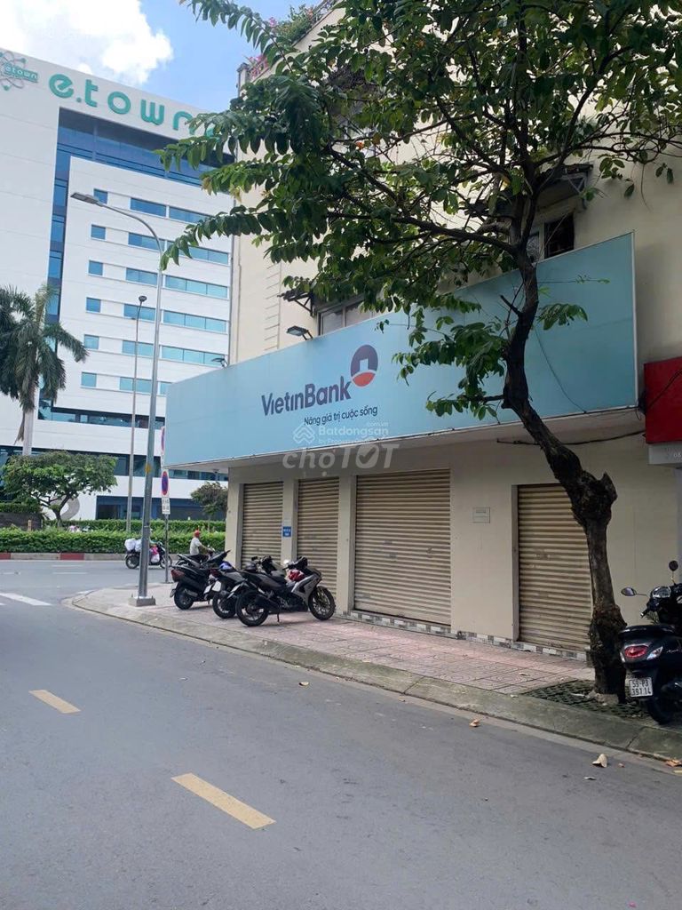 Nhà phố góc 2 mặt tiền đường Cộng Hòa, 180m², chỉ 50 triệu/tháng - Địa điểm kinh doanh lý tưởng!