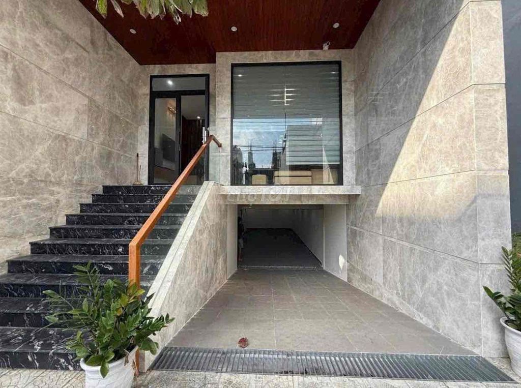 Cho thuê toà nhà văn phòng Bàu Cát 3 108m² giá 38 triệu - Nhà mới, thoáng mát!