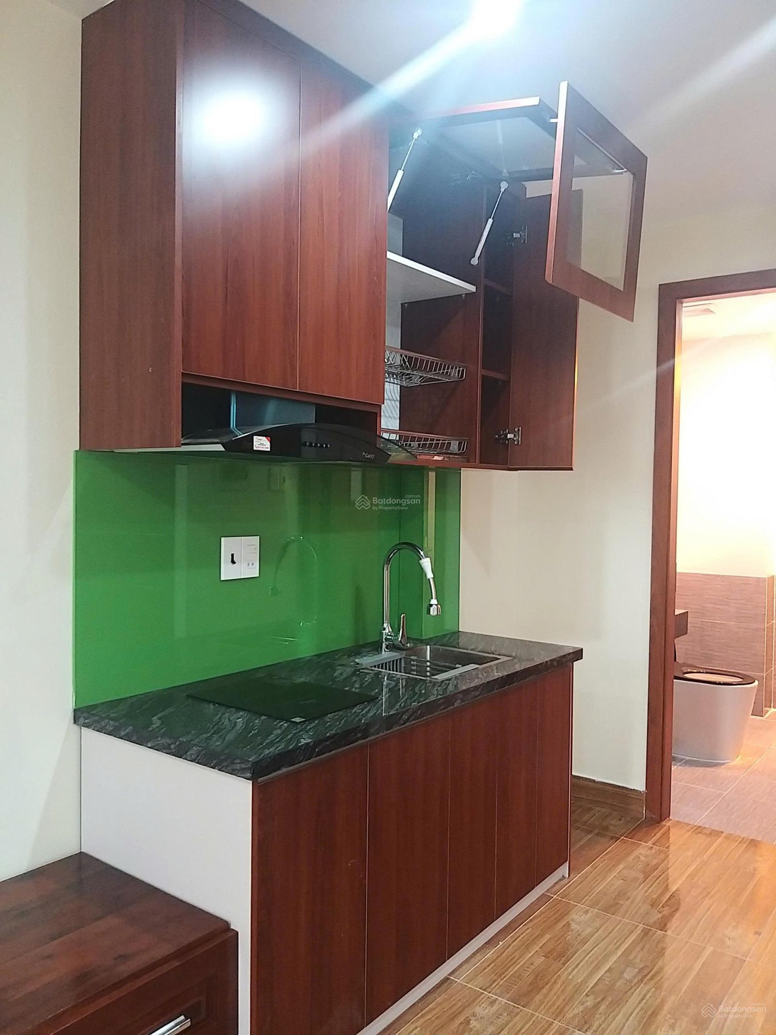 Phòng cho thuê 35m² tại Xuân La - Ban công thoáng mát, thang máy tiện lợi!