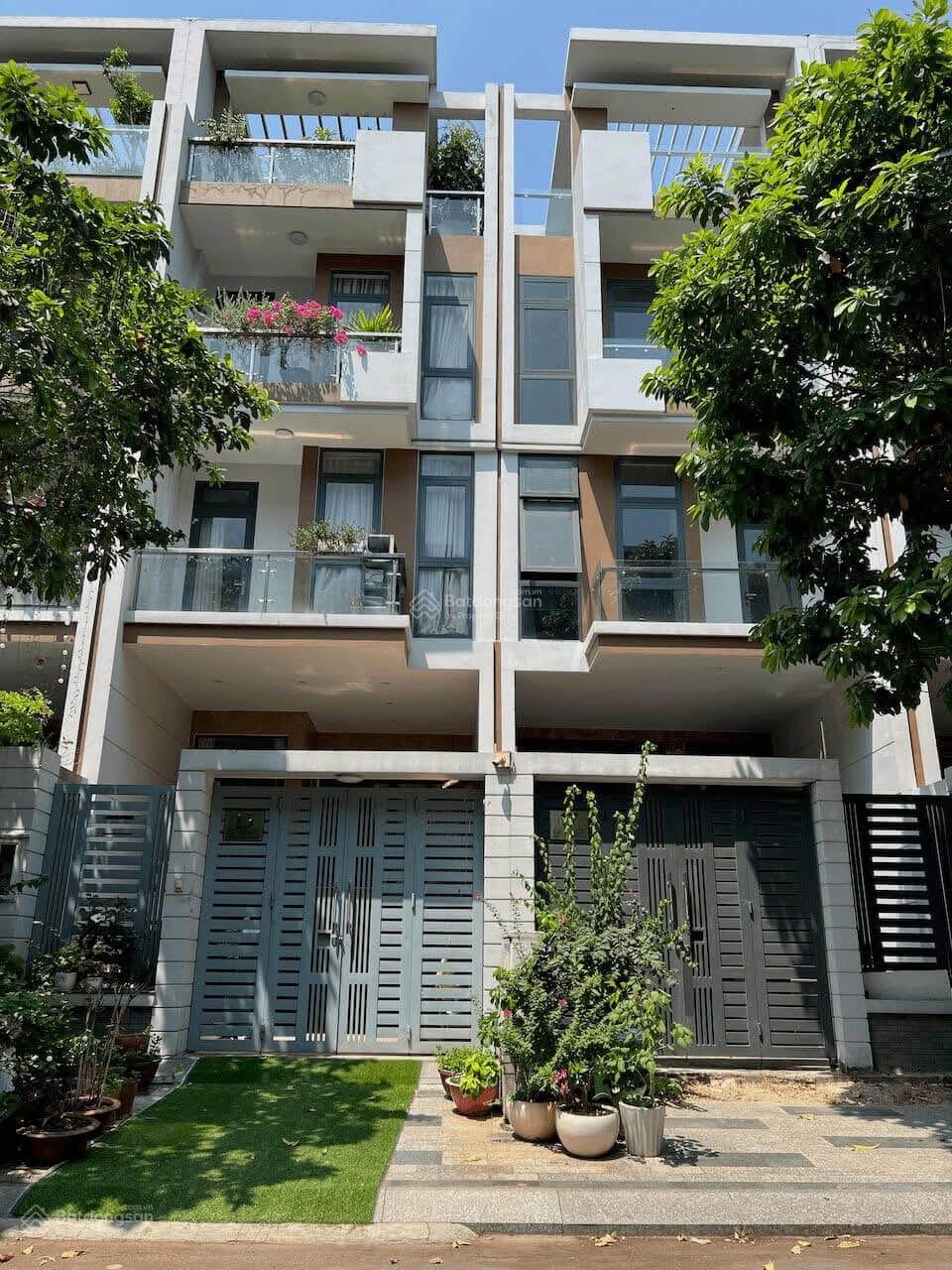 Nhà phố cho thuê tại KĐT Vạn Phúc, Thủ Đức - 5 phòng, giá 25 triệu/tháng