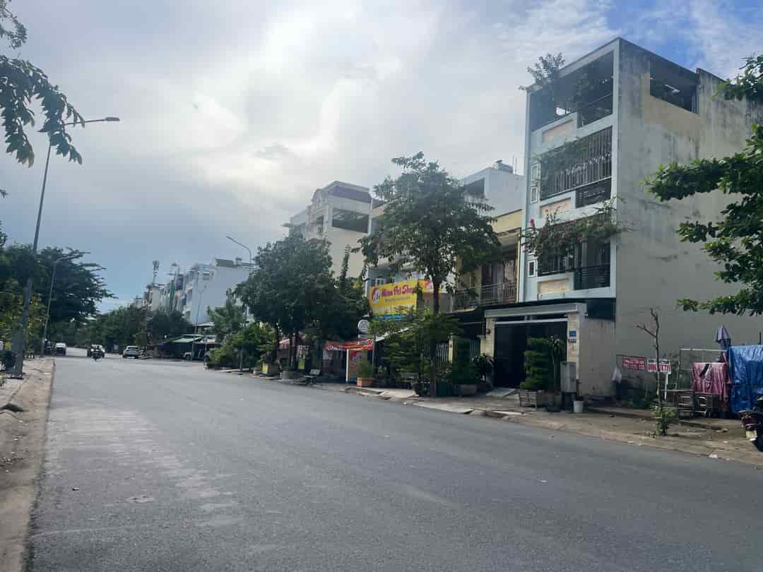 Nhà mặt tiền đường D1, KDC Phú Mỹ, 110m², 15.5 tỷ - Kinh doanh tuyệt vời!