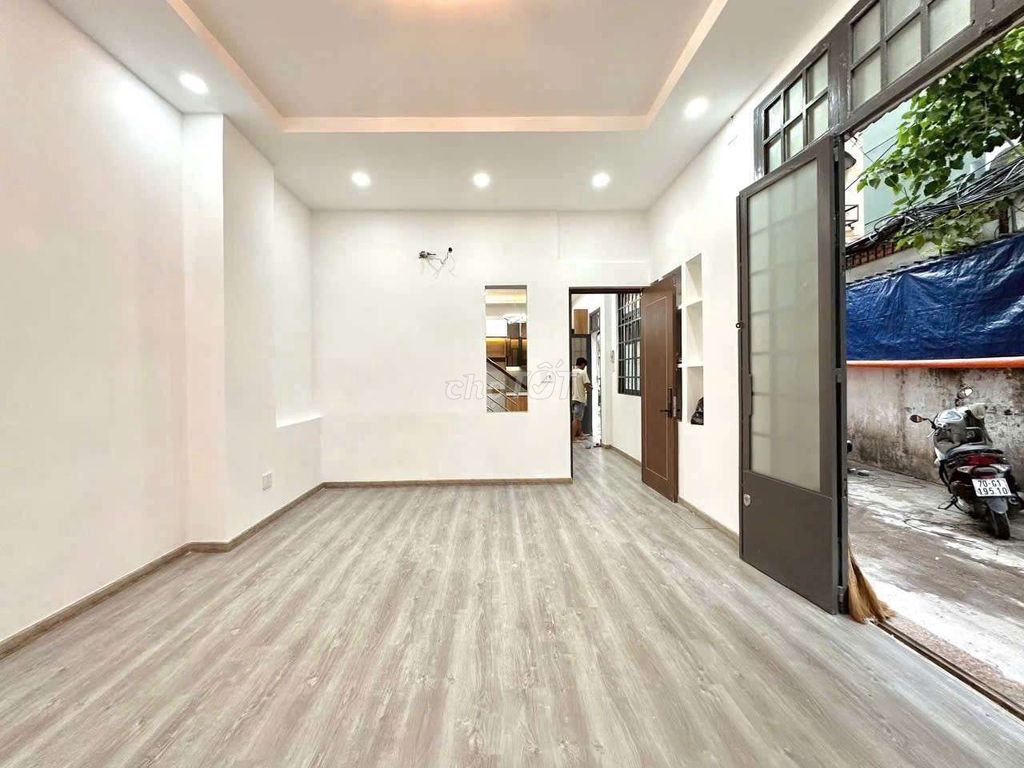 Nhà cho thuê 6 phòng 1 mặt bằng tại Quận 10 - Đầu tư sinh lời ngay!