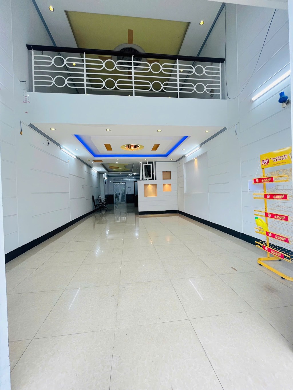 Cho thuê nhà phố quận Cái Răng 90m² - Mặt tiền lớn, nội thất đầy đủ!