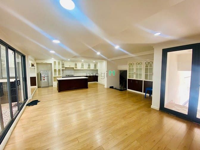 Biệt Thự Góc Đẹp 2 Mặt Tiền Bình Phú 1, Quận 6 - 430m² Giá 26 Tỷ, Đã Có Sổ Hồng!