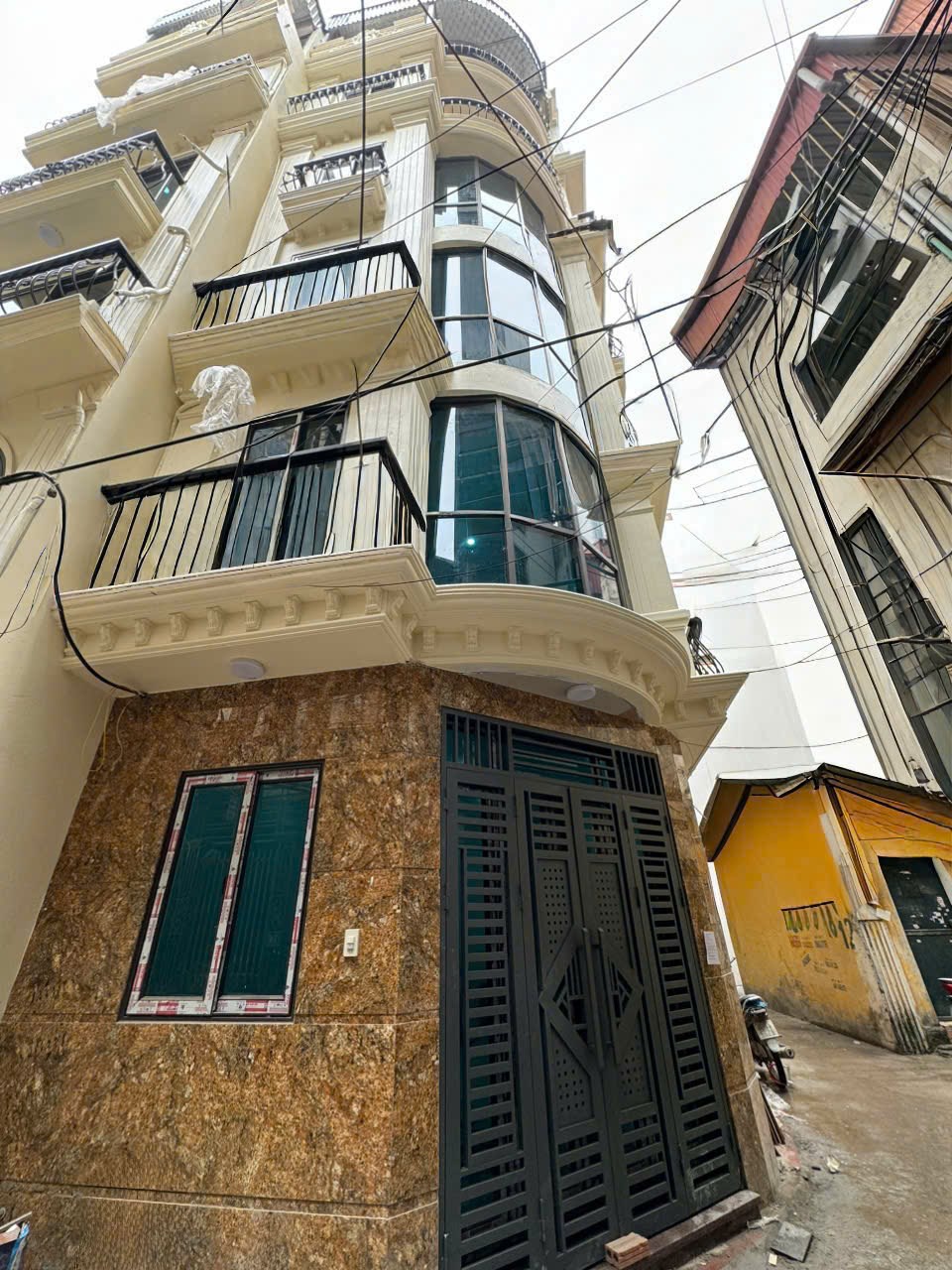 Nhà chính chủ Nam Từ Liêm 32m² giá 7.65 tỷ - Đối diện ĐH Công Nghiệp Hà Nội!