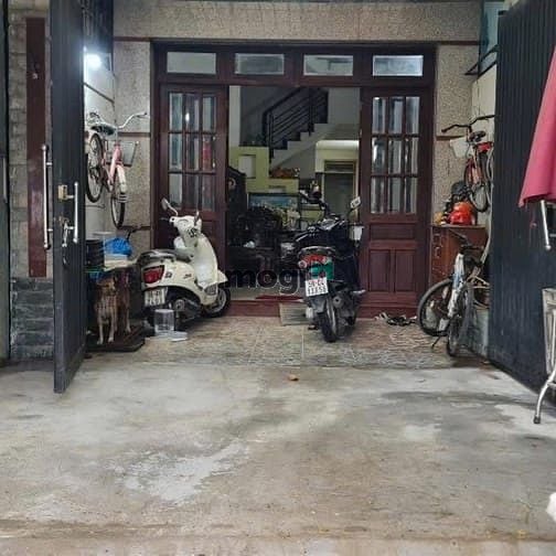 Nhà nguyên căn cho thuê tại Phú Thuận, Quận 7, 240m² chỉ 30 triệu - Tiềm năng phát triển lớn!