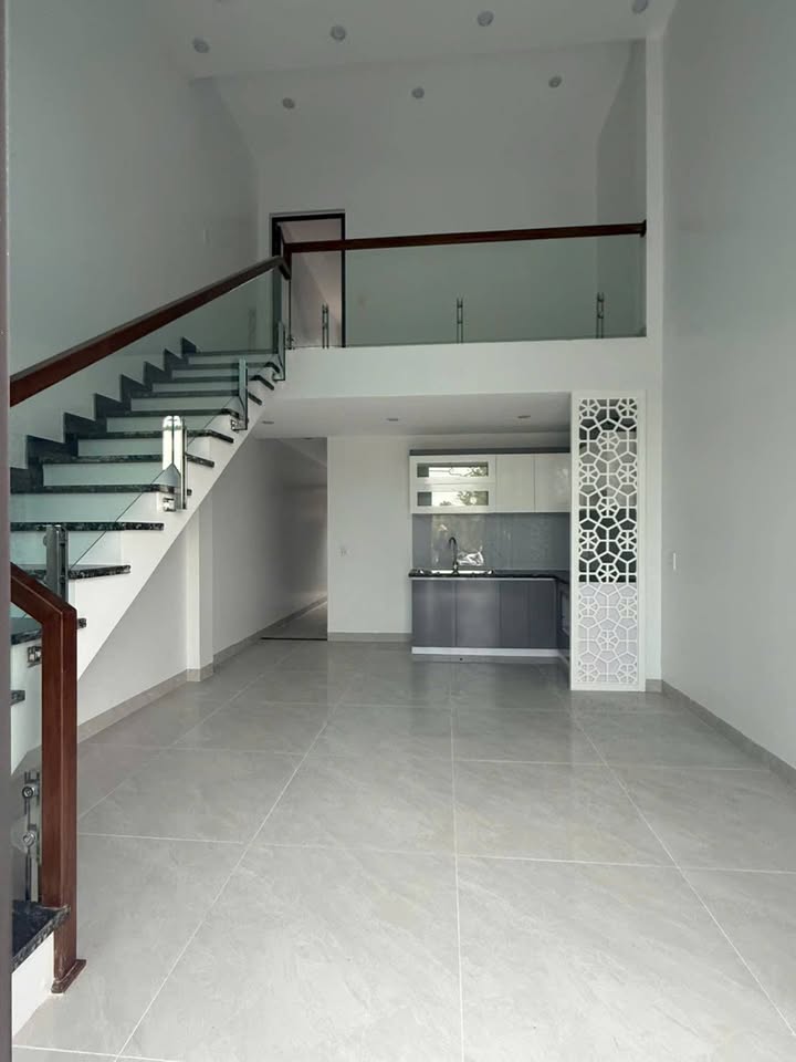 Nhà 1,5 Tầng Đẩu Phượng Văn Đẩu 64m² - Sân Cổng Rộng Rãi, Hướng Tây