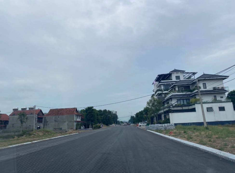 Đất kinh doanh Cửa Lò 390m² giá 4.68 tỷ - Cách biển chỉ 250m!