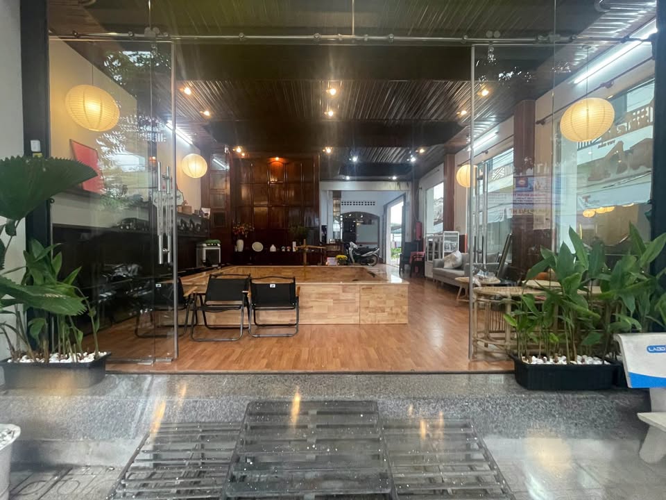 Mặt bằng cho thuê góc 2 mặt tiền đường Nguyễn Thái Học, phường 5, Tuy Hòa - Giá 7 triệu/tháng, phù hợp kinh doanh!