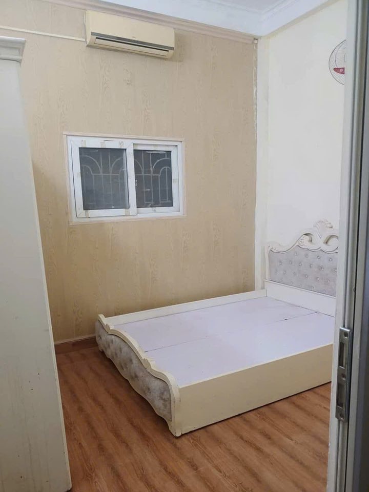 Phòng trọ 3 người tại Lĩnh Nam 2.4 triệu - Giờ giấc tự do, không chung chủ!