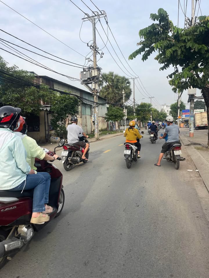 Nhà kho xưởng mặt tiền đường Ngô Chí Quốc, 384m² giá 36 tỷ - Cơ hội đầu tư hiếm có!