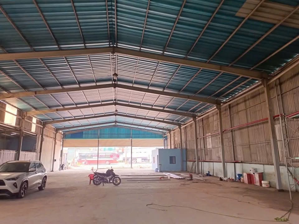 Kho xưởng cho thuê mặt tiền Quốc lộ 13, Lái Thiêu, 1000m² - Giá chỉ 85 triệu/tháng!