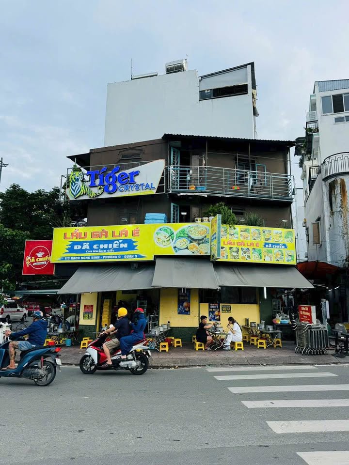 FrontHouse 3 Mặt Tiền Rạch Bùng Binh, Quận 3 - Diện tích 24m², Giá 11.9 Tỷ Thương Lượng!