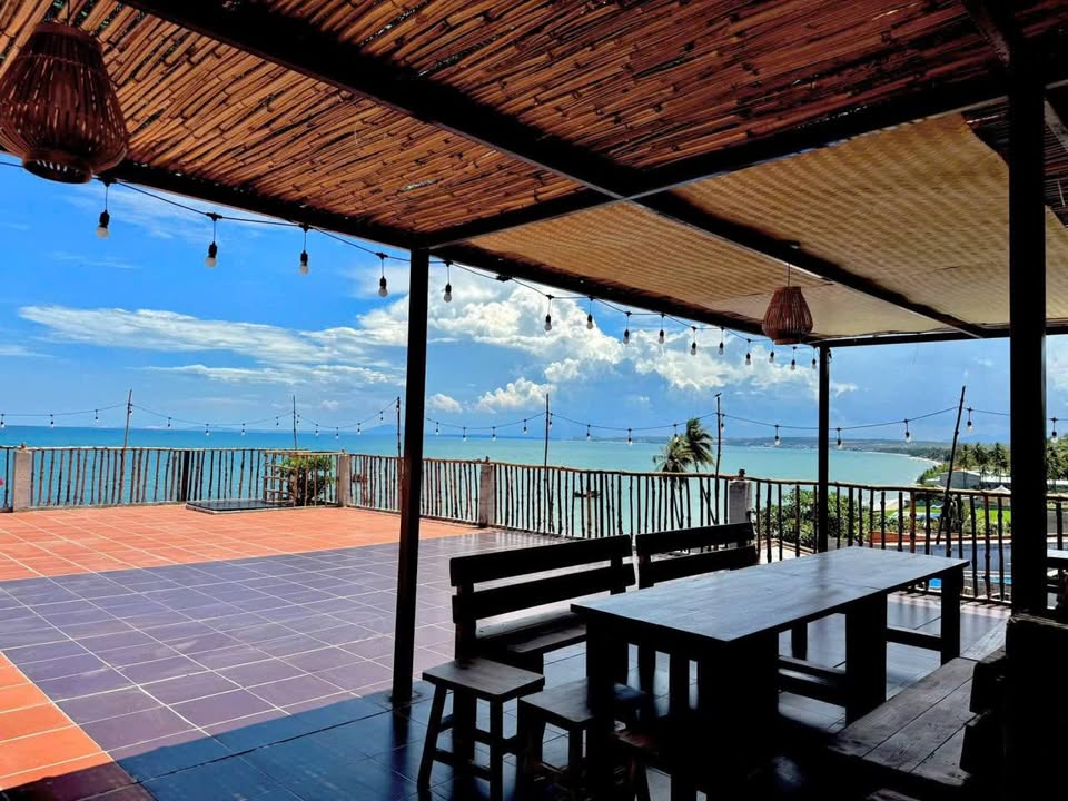 Villa Mũi Né 3 Phòng Ngủ Giá Thỏa Thuận - View Biển Đẹp Rực Rỡ!