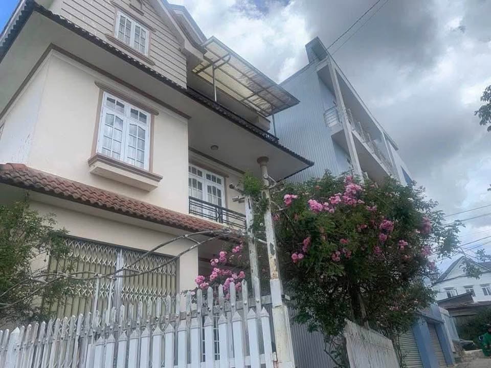 Bán nhà hẻm xe hơi Trần Khánh Dư Đà Lạt 235,4m² giá 15 tỷ - Đầu tư sinh lời!