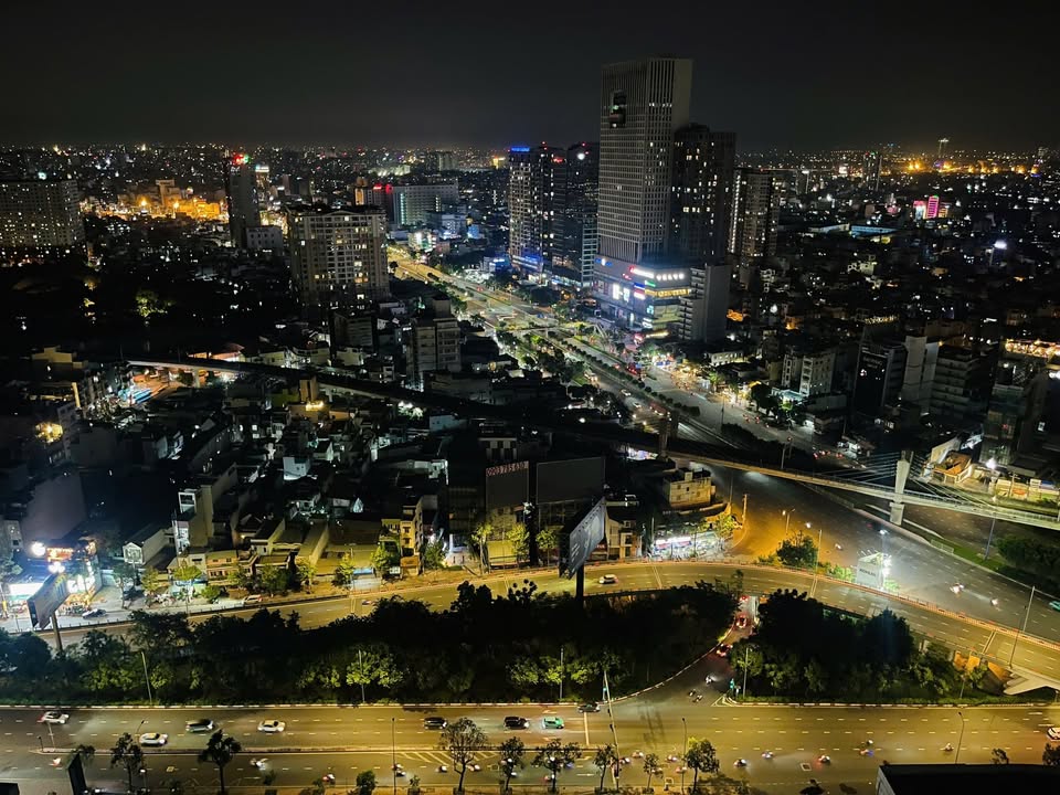 Căn hộ Vinhomes Central Park Bình Thạnh 108m² giá 15.6 tỷ - Full nội thất đẹp, sẵn sổ!