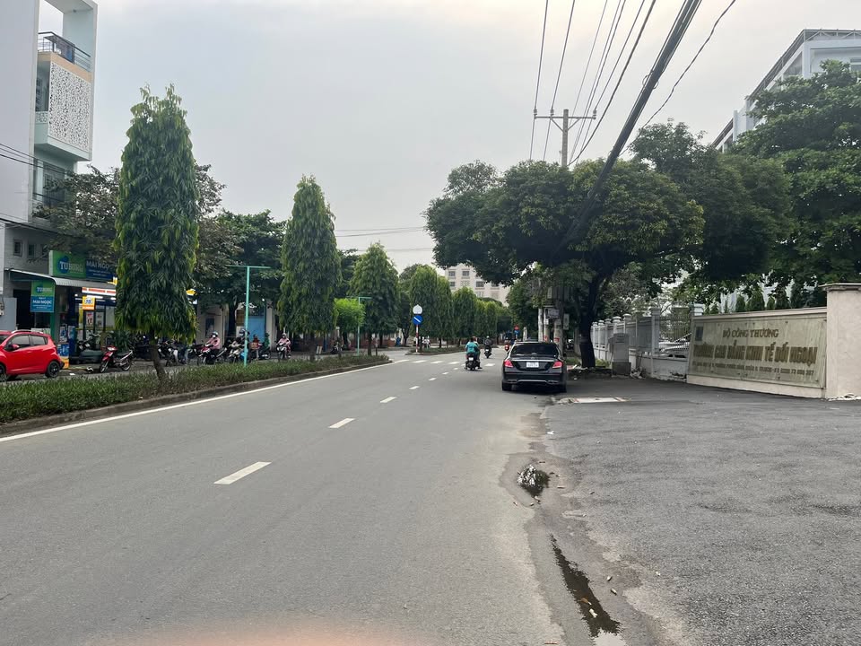 Nhà góc Phước Bình 159m² giá chỉ 12 tỷ - Tiềm năng đầu tư tuyệt vời!