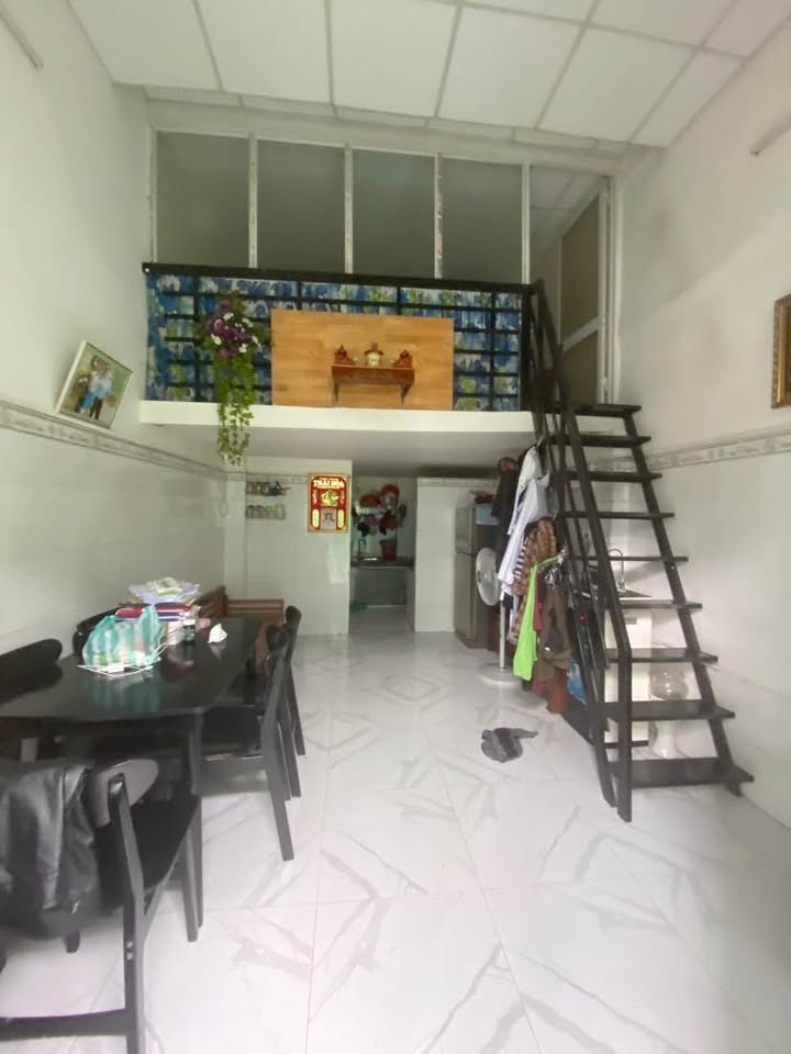 Nhà cấp 4 gác lửng Nguyễn Công Trứ 40m² giá 1.1 tỷ - Gần Vincom và cầu Rồng!