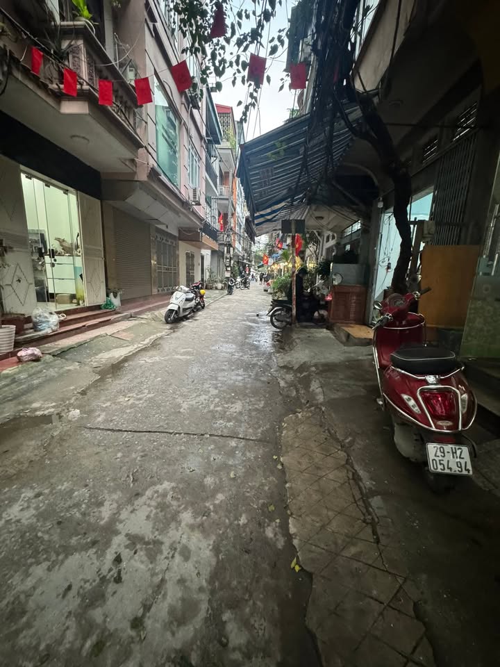 Nhà phố Tân Mai, Hoàng Mai 20m² giá 2 tỷ - Chính chủ bán gấp!