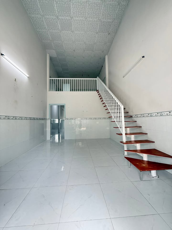 Nhà mặt tiền Ngô Quyền, Rạch Giá 2PN giá 4 triệu/tháng - Gần chợ Tắc Ráng!