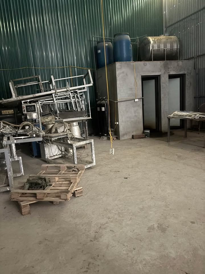 Cho thuê kho xưởng Vạn Phúc, Thanh Trì 300m² giá 15 triệu - Hợp đồng dài hạn!