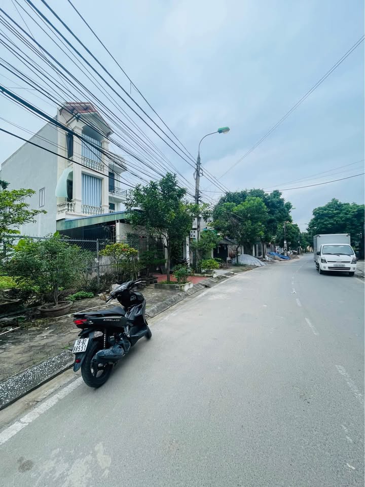 Đất mặt đường Cầu Đông Lộc Vượng 302m² giá 9 tỷ - Thích hợp xây biệt thự, nhà hàng!