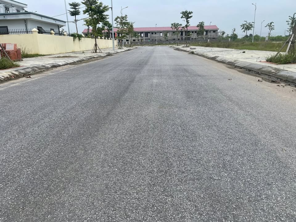 Lô đất đẹp phường Sơn Nam, Hưng Yên 97m² giá 4 tỷ - Tiện ích đầy đủ xung quanh!