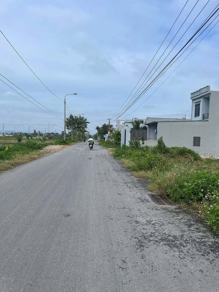 Đất nền Quảng Phú, Thanh Hóa 100m² giá 1.75 tỷ - Vị trí trung tâm tiềm năng!