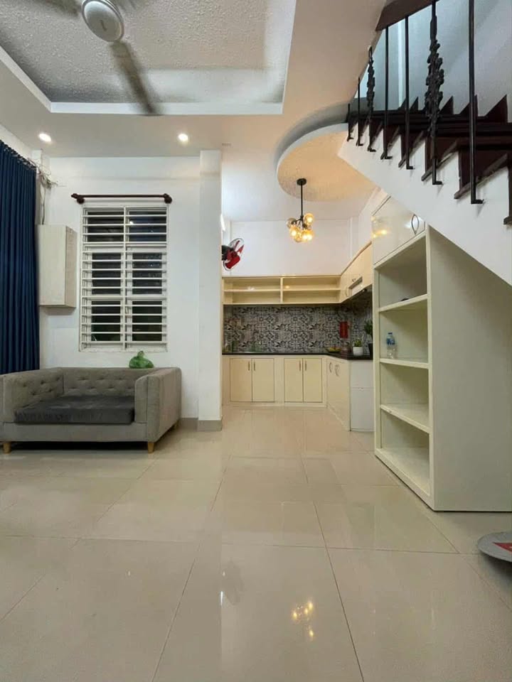 Nhà phố cho thuê Lê Văn Sỹ, Q3 - Diện tích 23m², Giá 12 triệu/tháng - Không gian sống lý tưởng!