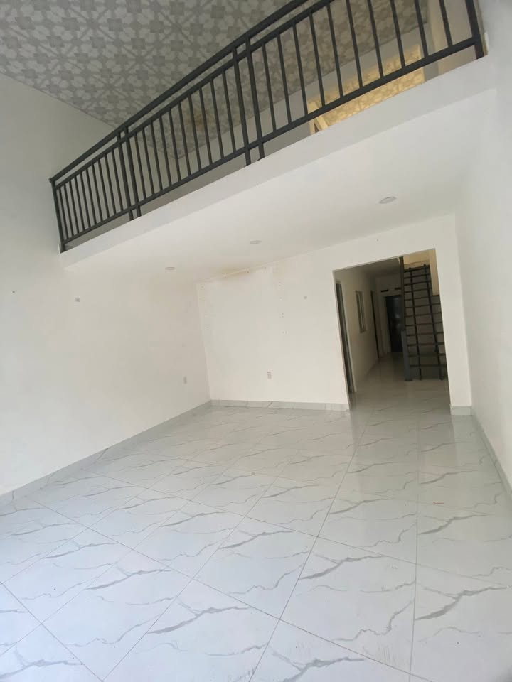 Nhà mặt tiền Tăng Nhơn Phú B, Quận 9, 3PN, 9 triệu - Phù hợp ở và kinh doanh!