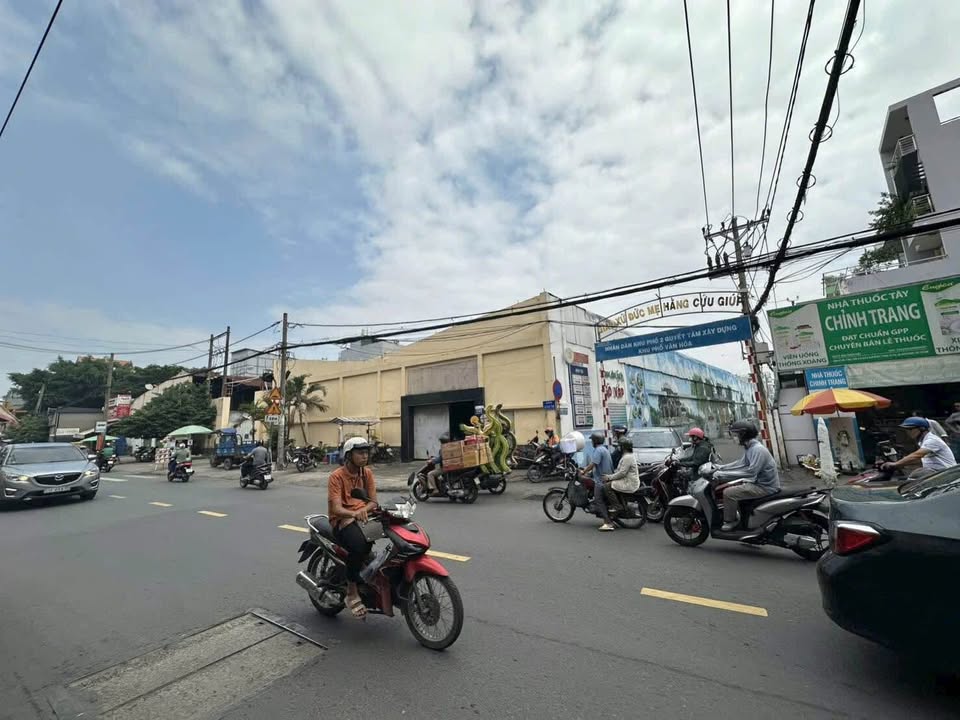 Cho thuê nhà góc 2 mặt tiền đường Lê Đức Thọ, Gò Vấp - Diện tích 840m² - Giá 114 triệu/tháng