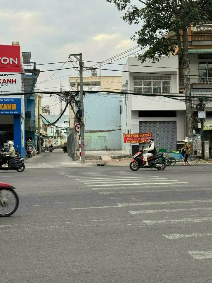 Nhà mặt tiền đường 3/2, quận Ninh Kiều, 307m² giá 35.5 tỷ - Kinh doanh thuận lợi!