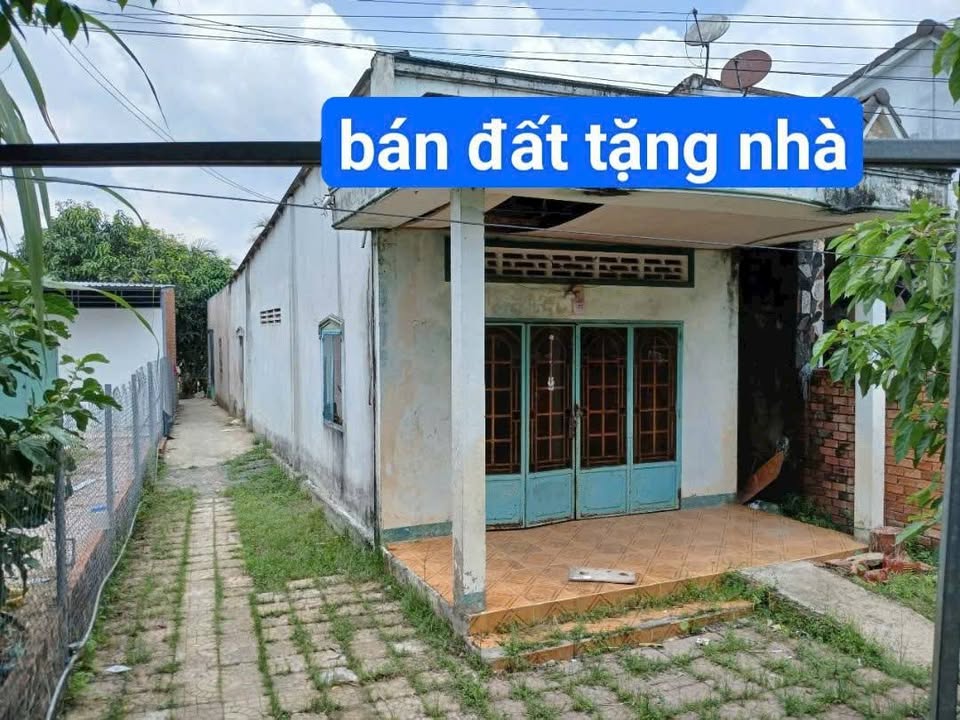 Bán đất tặng nhà cấp 4 KDC Nam Long 216m² giá 1.4 tỷ - Hướng Đông mát mẻ!