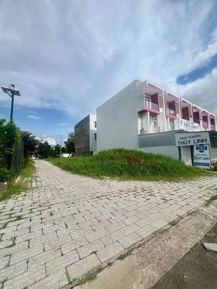 Đất lô góc đường Nam Kỳ Khởi Nghĩa, Rạch Giá 200m² giá 7 tỷ - Vị trí đắc địa trước cổng bệnh viện!