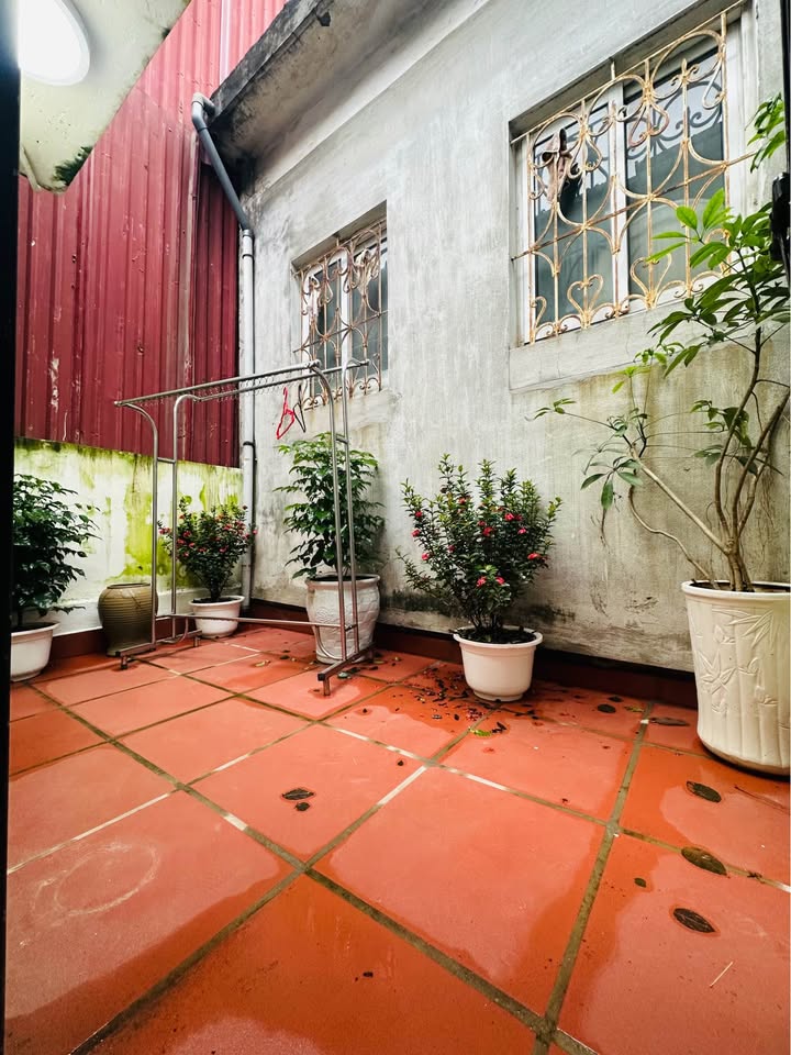 Căn hộ Đào Tấn 55m² giá 3 tỷ - Gần chợ và công viên Thủ Lệ!