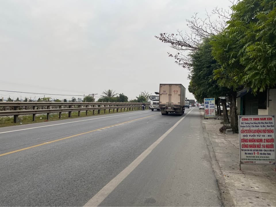 Đất mặt đường Quốc Lộ 10, xã Lộc An, 110m² chỉ 2.42 tỷ - Vị trí đắc địa, đông dân cư!