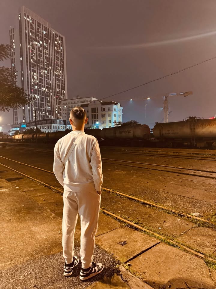 Nhà mặt tiền cho thuê tại ngõ 152 Hồ Sen, 2.5 tầng - Vị trí đắc địa cho kinh doanh!