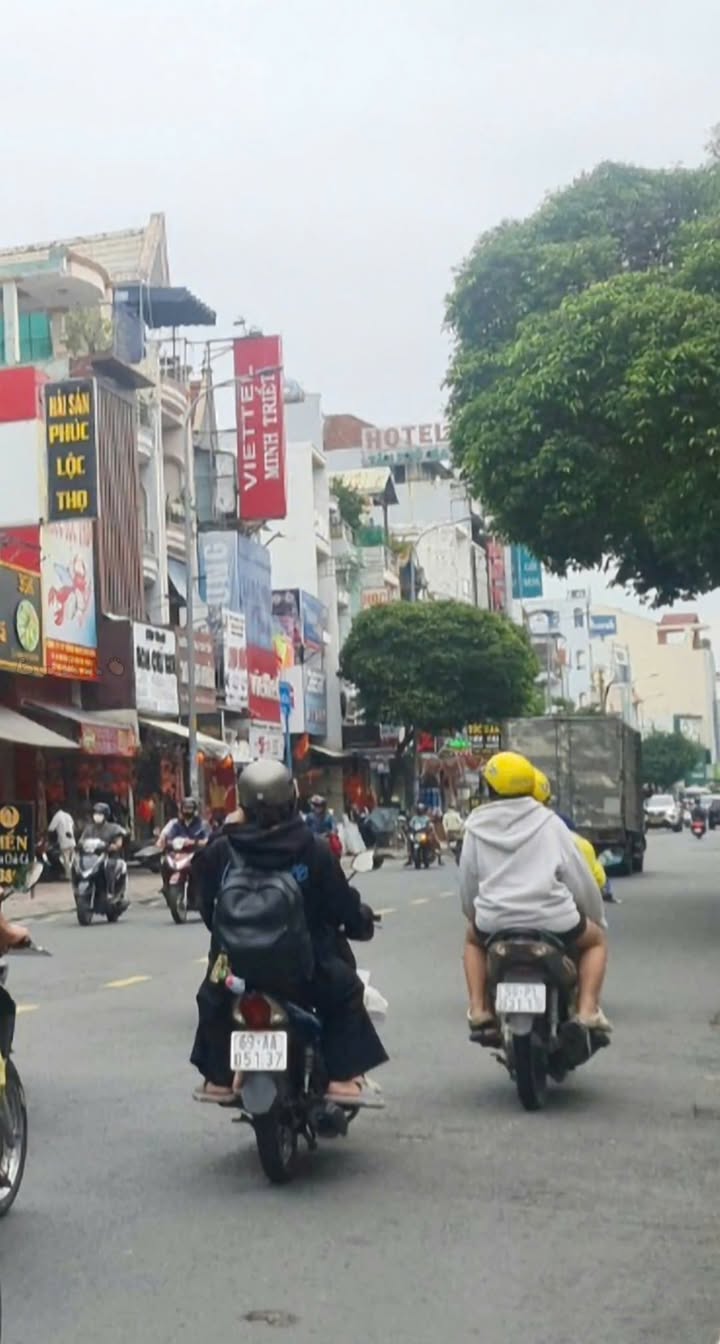 Nhà mặt tiền đường Tân Quý, quận Tân Phú 187m² giá 14 tỷ - Vị trí kinh doanh đắc địa!