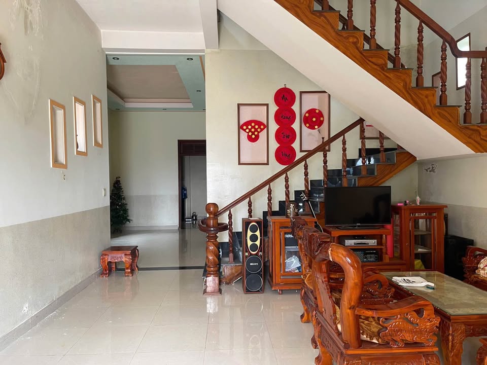 Nhà 1 trệt 1 lầu tại Lộc Châu, Bảo Lộc 514m² giá 2.8 tỷ - Hướng Nam, view thoáng đãng!