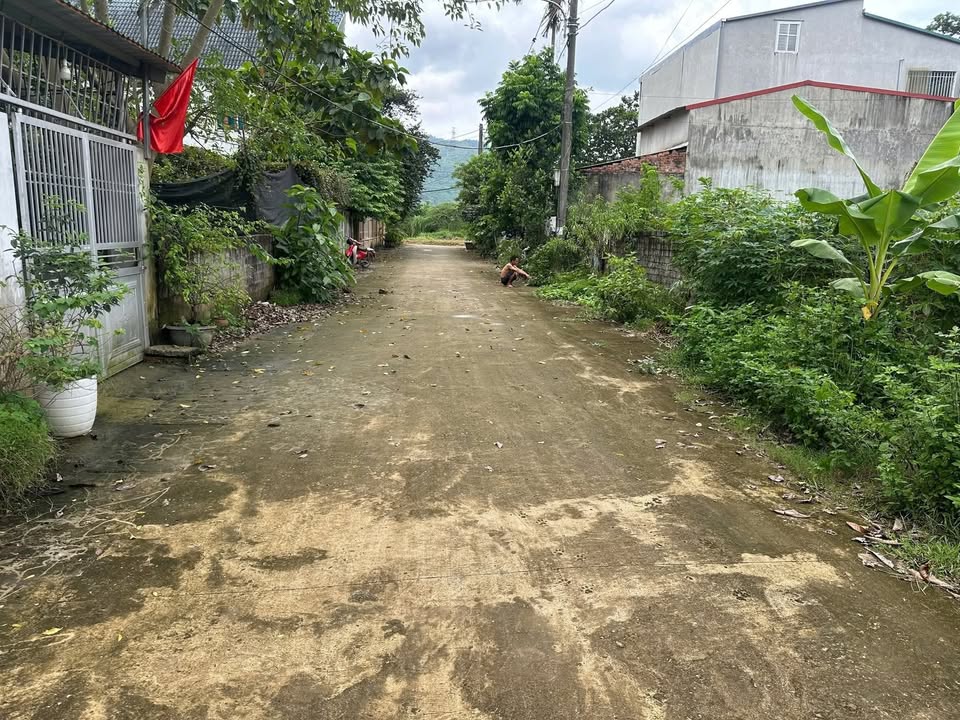 Bán lô đất Tổ 1 Dân Chủ, TP Hòa Bình 66m² - Mặt tiền rộng, giá tốt!