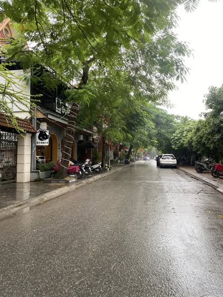 Nhà riêng Văn Quán 120m² giá 4 tỷ - Sân rộng ô tô vào tận cửa!