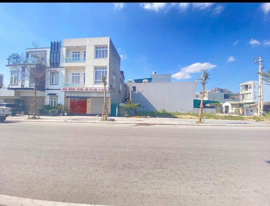 Đất nền đường Nguyễn Văn Trỗi, Cẩm Thủy 73m² giá 4.5 tỷ - Kinh doanh thuận lợi!