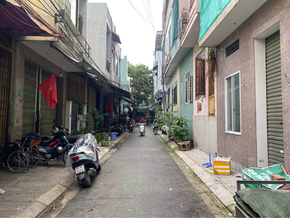 Nhà 3 tầng mặt kiệt Đào Duy Từ, Đà Nẵng 50m² giá chỉ 5 tỷ - Vị trí trung tâm đắc địa!