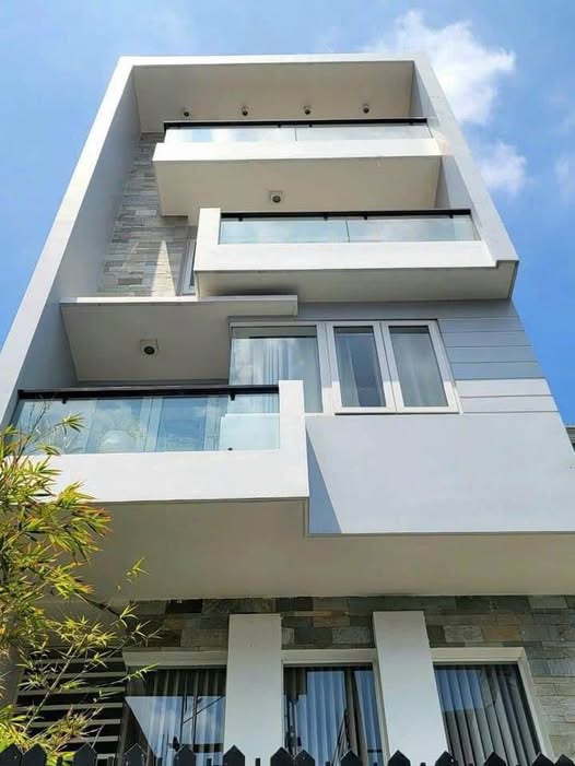 Căn hộ dịch vụ hẻm xe hơi Bình Trưng 125m² giá 11.75 tỷ - Đầu tư sinh lời ngay!