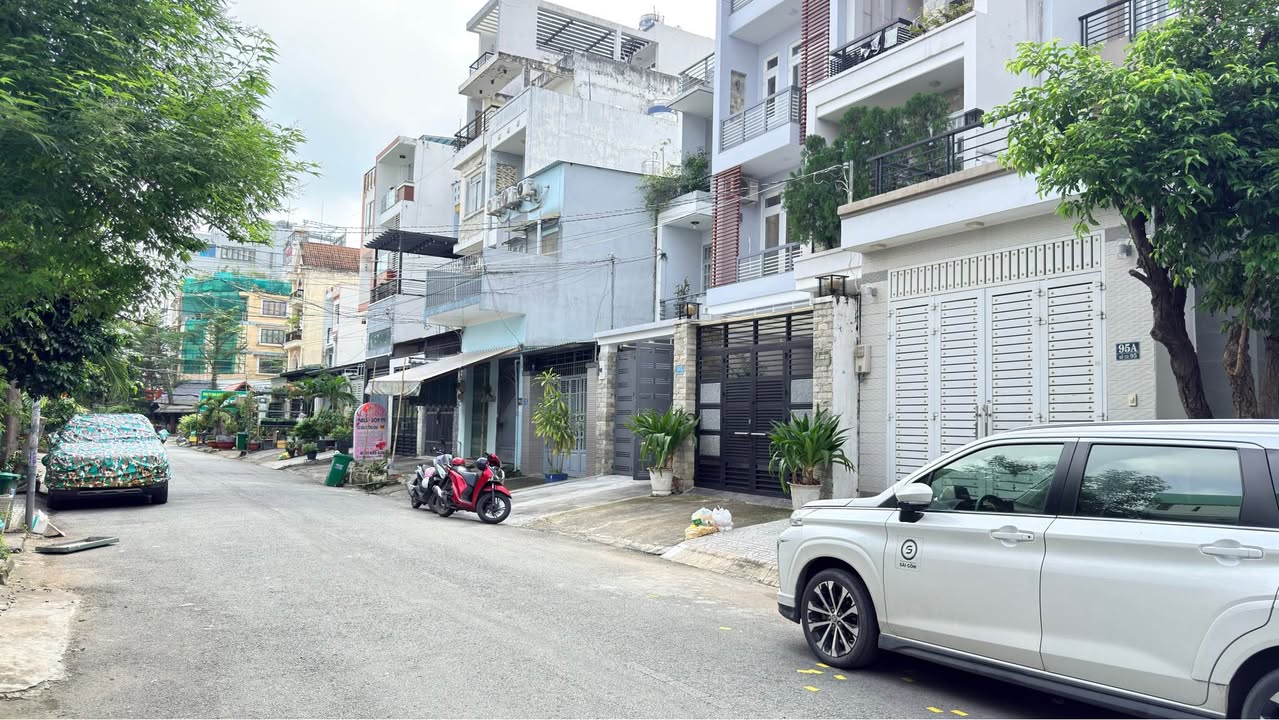 Nhà phố đường 43, phường Tân Hưng, quận 7, 72m² giá 16.8 tỷ - Pháp lý sổ hồng hoàn công 2025!