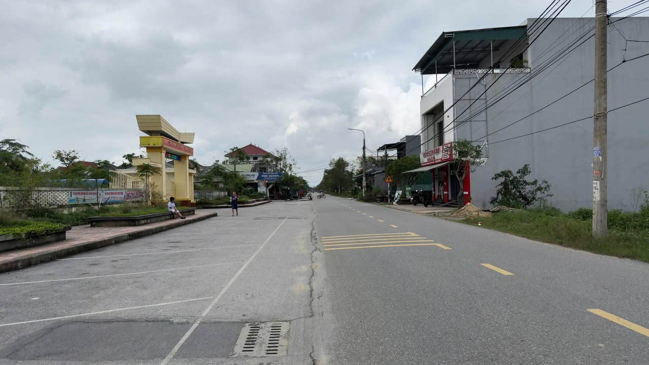 Đất nền khu phố Trung Quý, Thạch Quý, 165.75m² giá 5.1 tỷ - Đường rộng 12m, hướng Tây Nam!