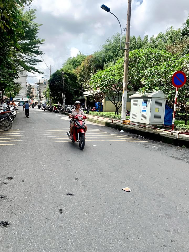 Nhà phố mặt tiền Đường D5, Bình Thạnh 58m² giá 9.8 tỷ - Đầu tư sinh lời ngay!