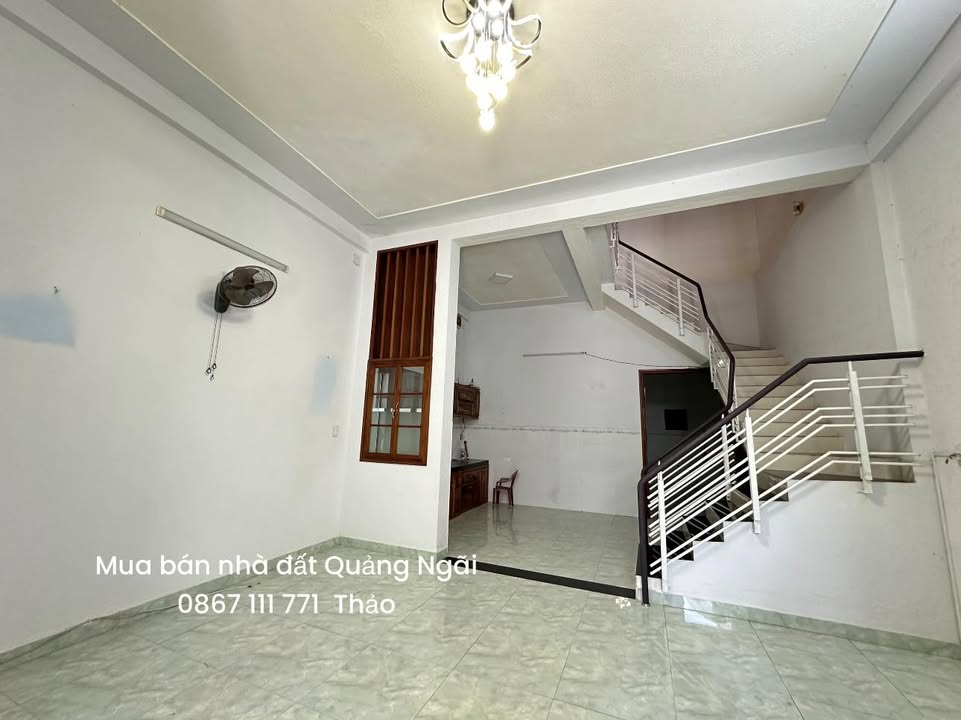 Nhà 2 tầng kiên cố tại hẻm Nguyễn Thụy, Quảng Ngãi 82.8m² giá 1.2 tỷ - Sẵn sàng vào ở!