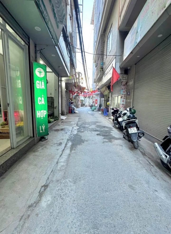 Nhà 5 tầng Mỹ Đình 45m² giá 9.8 tỷ - Chính chủ, sổ đỏ vuông vắn!